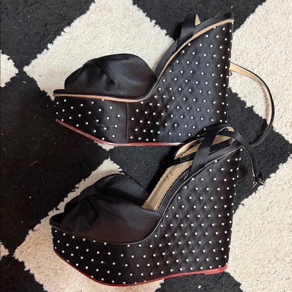 Elegant Black Satin Wedge Sandals - Picture 3 of 4